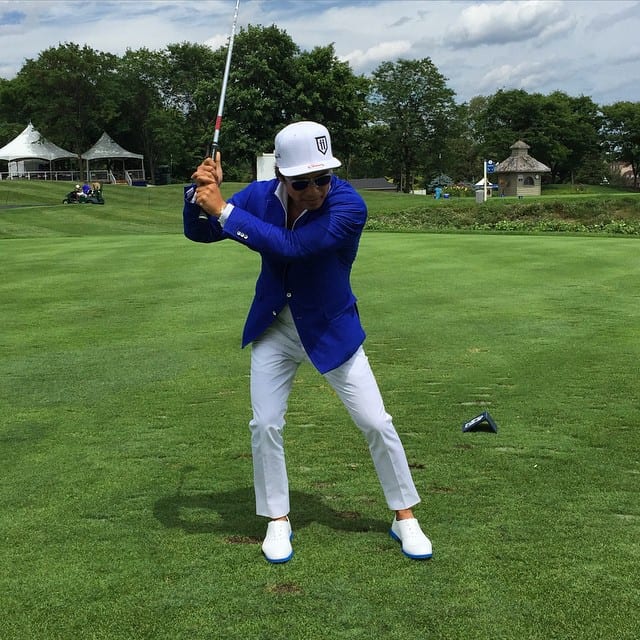 Teeing Off in Ultimate Comfort. Testing out the Stretch in a Garrison Jersey Sportcoat paired with some crisp White Biion's; most comfortable Golf shoes in the world with the most comfortable suit. @biionfootwear @bassettjennifer @samebennett
